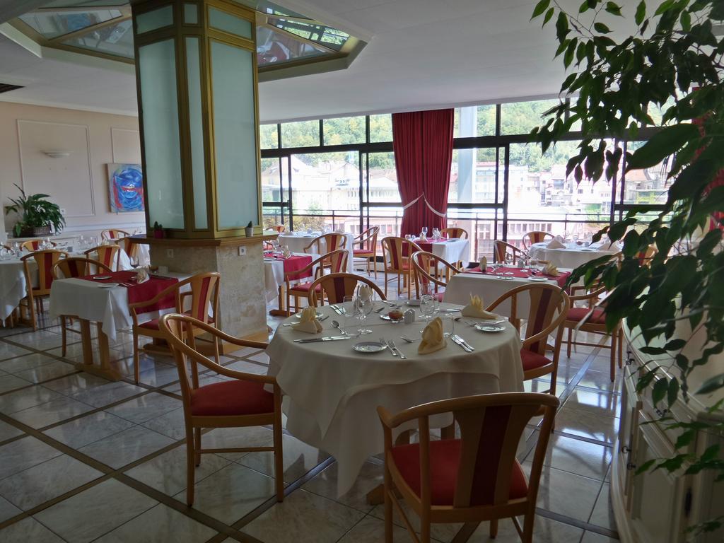 סן-קלוד Jura Hotel Restaurant Le Panoramic מראה חיצוני תמונה