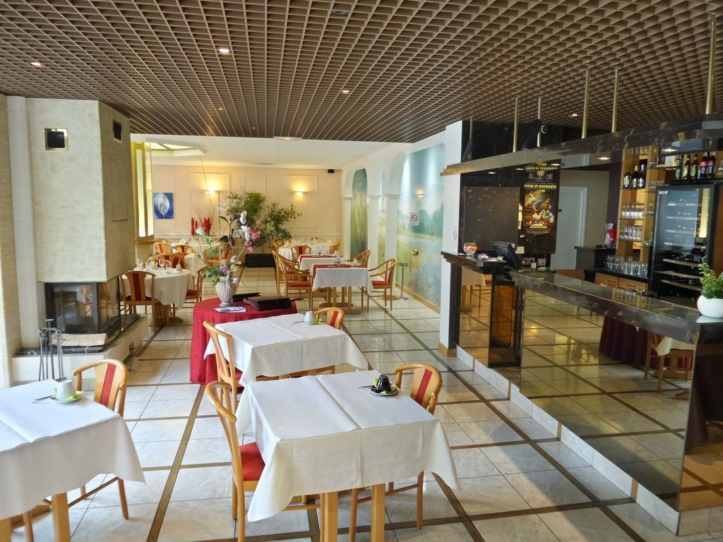 סן-קלוד Jura Hotel Restaurant Le Panoramic מראה חיצוני תמונה