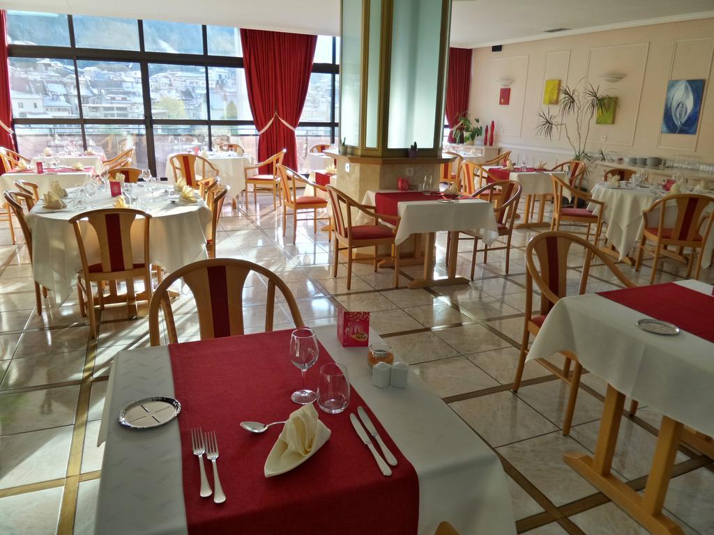 סן-קלוד Jura Hotel Restaurant Le Panoramic מראה חיצוני תמונה