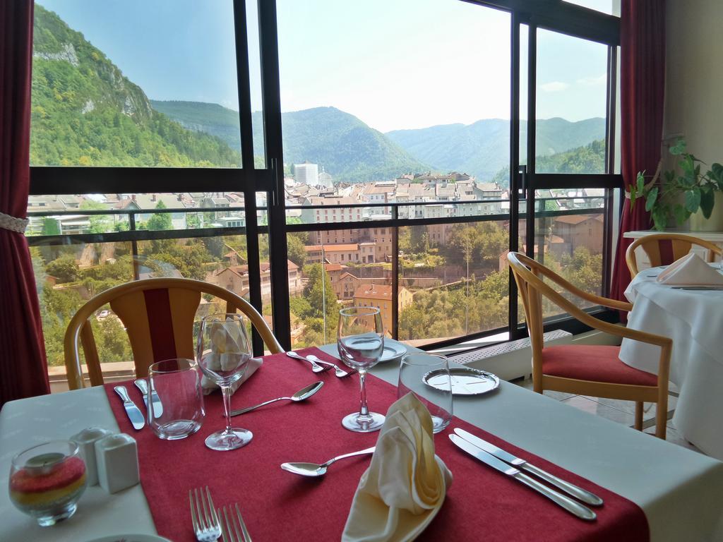 סן-קלוד Jura Hotel Restaurant Le Panoramic מראה חיצוני תמונה