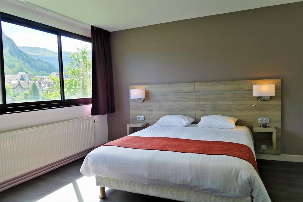 סן-קלוד Jura Hotel Restaurant Le Panoramic מראה חיצוני תמונה